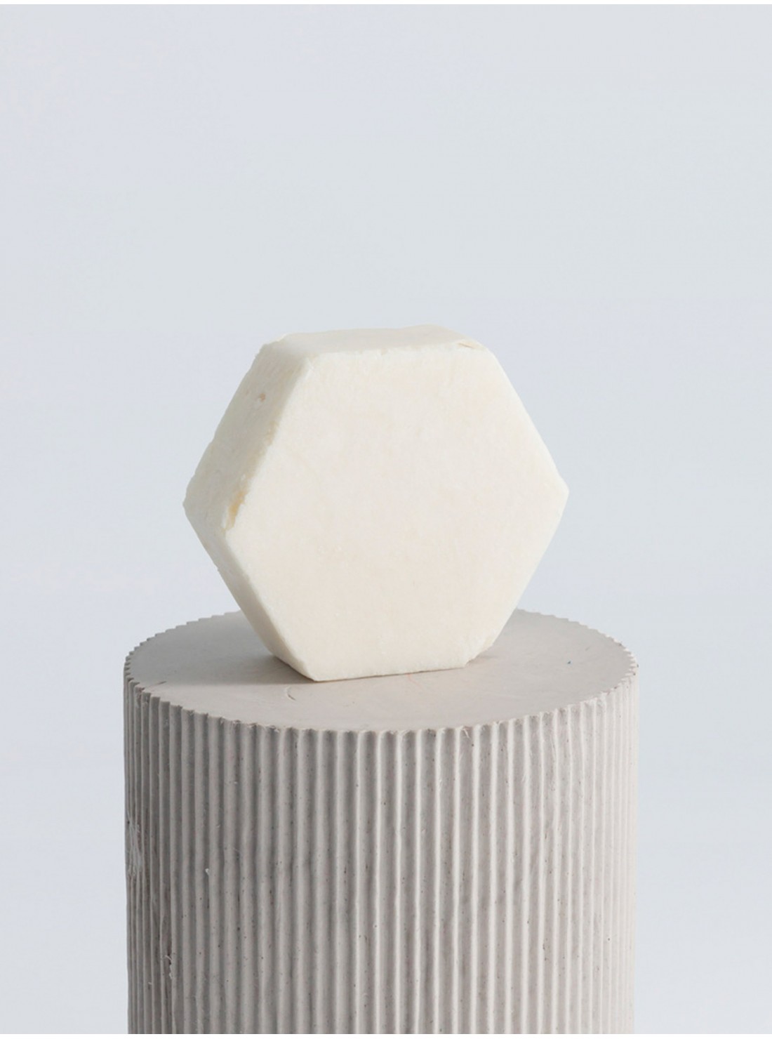 SOLID SHAMPOO WHITE TEA & CITRUS   Ciment